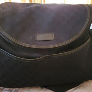Gucci Supreme DiaperBag / Crossbody